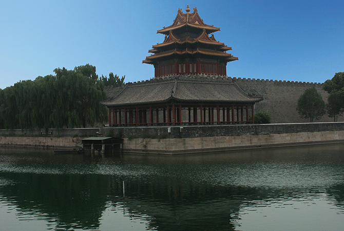 Eckturm an der Mauer des Kaiserpalastes in Beijing