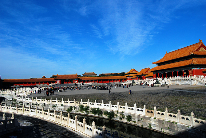 Platz vor der "Halle der höchsten Harmonie" im Kaiserpalast in Beijing