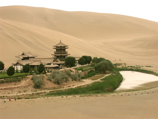 China, Gansu, Dunhang, singende Sanddünen, Mondsichelsee,