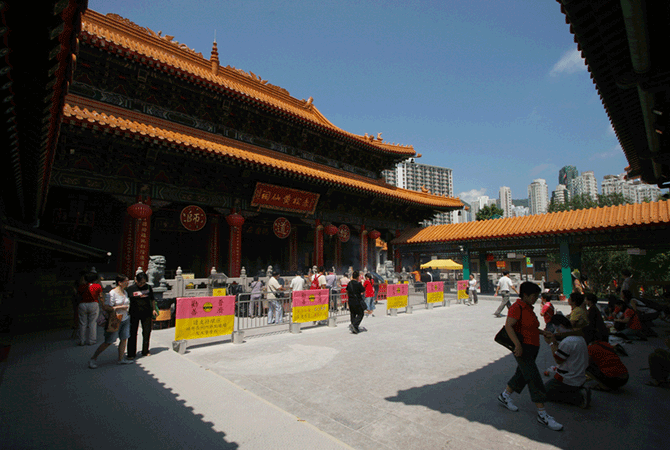 Der Wong Tai Sin Temple liegt im nördlichen Kowloon und hat eine Fläche von 18.000 Quadratmetern.