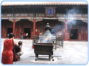 Im Yonghegong  "Lamakloster" in Beijing 